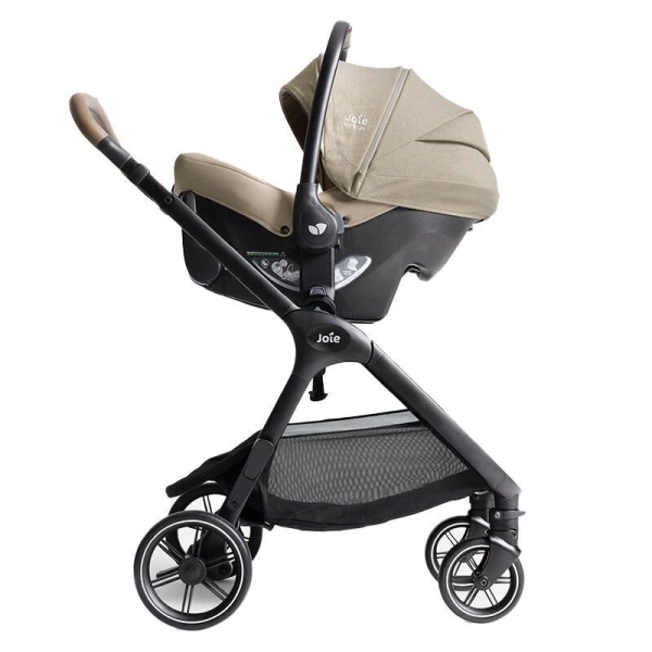 Poussette Valora™ Signature avec habillage pluie & adaptateurs – Joie