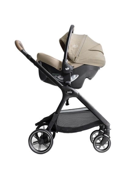 Poussette Valora™ Signature avec habillage pluie & adaptateurs – Joie